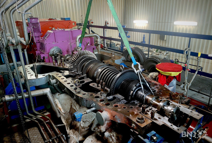 Une image qu'on ne voit pratiquement jamais : la turbine mise à nu.
