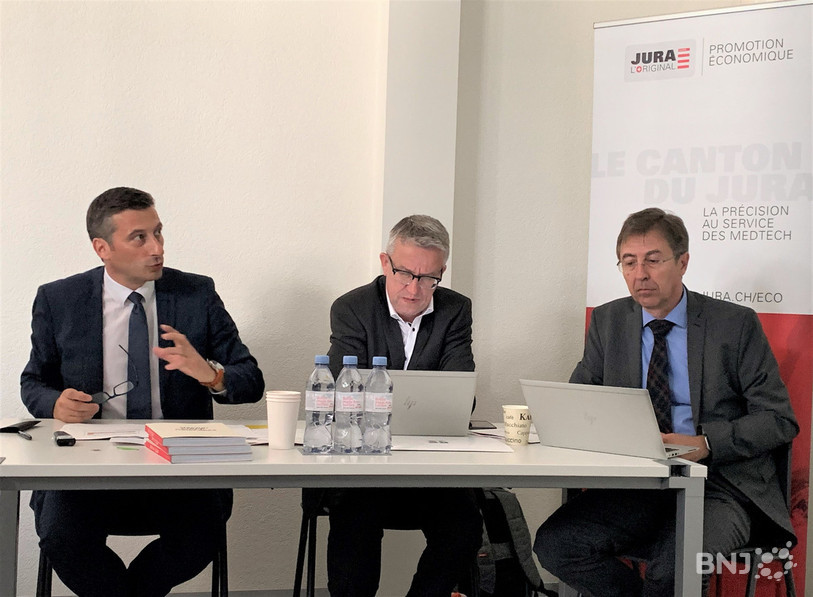 Le ministre de l'économie Jacques Gerber, le délégué à la promotion économique Lionel Socchi et le chef du Service de l'économie et de l'emploi Claude-Henri Schaller (de gauche à droite) ont présenté les résultats 2021 de la promotion économique.