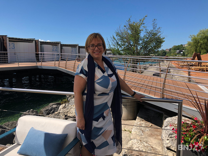 Pauline Laurent, directrice du Palafitte, souhaite redynamiser l'établissement et le rapprocher des Neuchâtelois. 