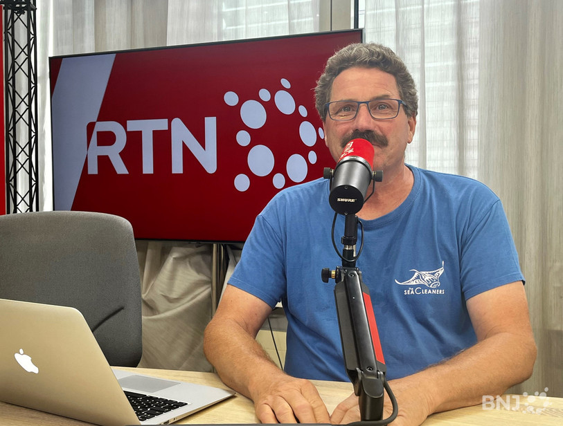 François Dreyer, responsable de la consommation énergétique à Festi’neuch, explique pourquoi la consommation énergétique du festival reste stable alors que celle de la grande scène diminue.