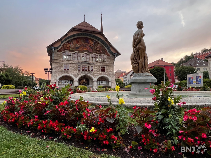 Plusieurs gros projets ont pris du retard au Locle. (Photo : archives)
