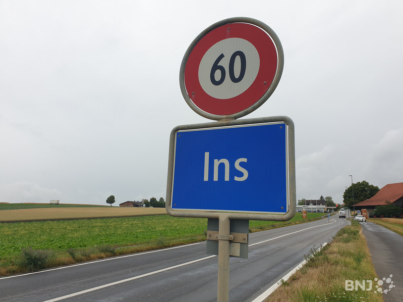 L’entrée du village d’Ins depuis Bienne.