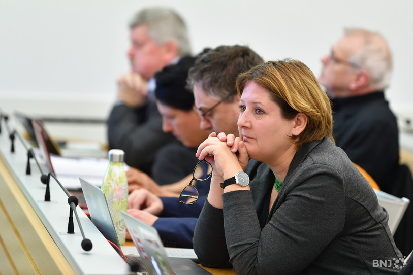 Une majorité du Parlement a jugé que la formation des nouveaux députés était du ressort des partis et a rejeté la motion interne de la députée Céline Robert-Charrue Linder. (Photo : archives).