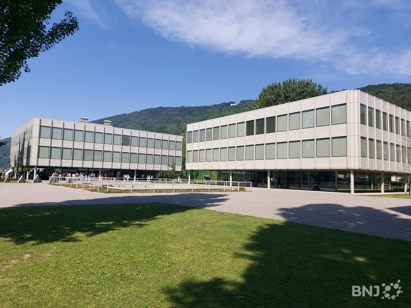 Les élèves prévôtois pourront toujours, même après le transfert de Moutier dans le Jura, continuer leur scolarité au gymnase de Bienne. (Photo : archives)
