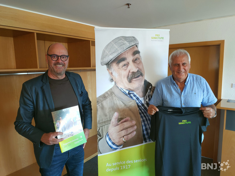 François Dubois (directeur de Pro Senectute Arc jurassien) et Bernard Challandes ont annoncé jeudi le partenariat.