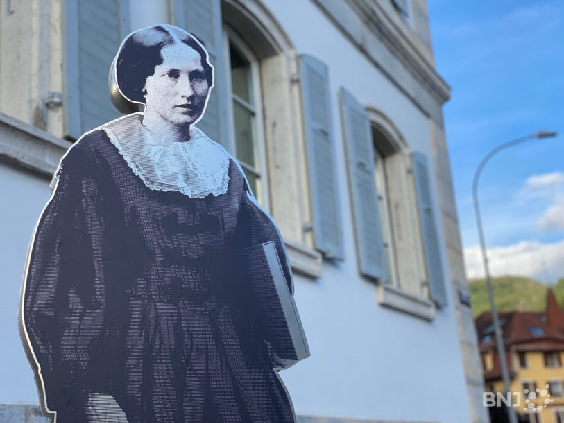 La statue de Lydie Amie Farron trône désormais devant l'Hôtel de Ville de Tavannes.