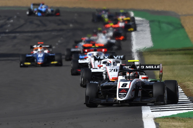 Grégoire Saucy n'a pas régater avec les meilleurs ce week-end à Silverstone. (Photo: Rudy Carezzevoli - Formula 1/Formula Motorsport Limited via Getty Images)