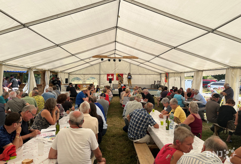 Plusieurs dizaines de personnes étaient réunies ce dimanche à Mont-Girod pour la partie politique de la fête.