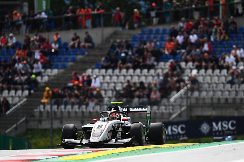 Grégoire Saucy lors du Grand Prix d'Autriche à Spielberg (photo : Rudy Carezzevoli - Formula 1/Formula Motorsport Limited via Getty Images).