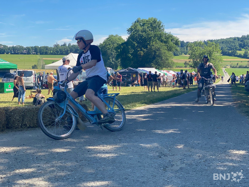 Une quarantaine de solex étaient au départ de la course.