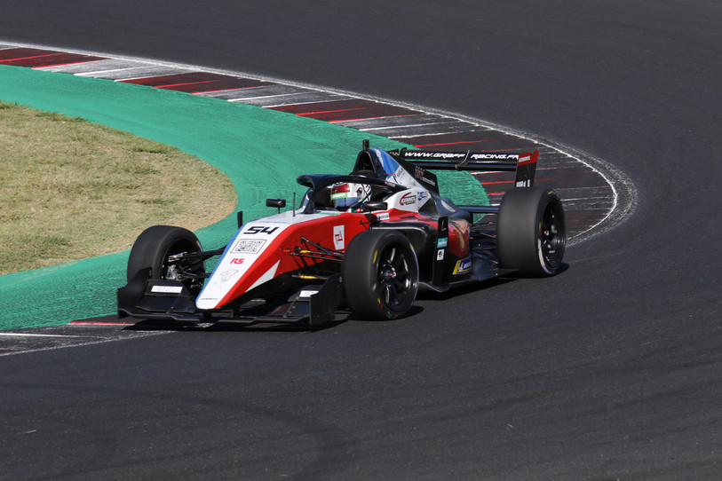 4e podium de la saison pour Loris Kyburz. (photo Team Graff)