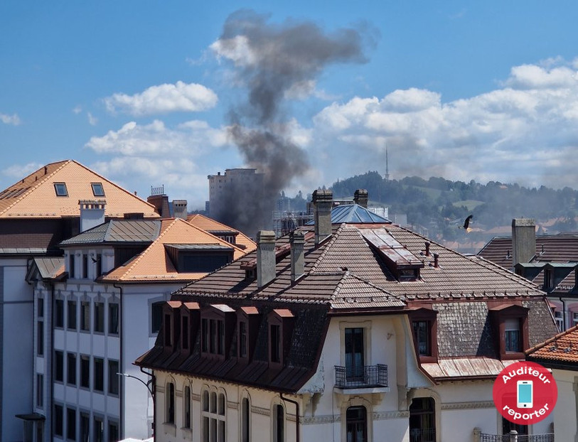 L'incendie qui s'est déclaré à l'avenue Léopold-Robert à La Chaux-de-Fonds a rapidement été maîtrisé.