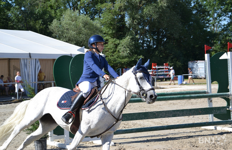 Plusieurs épreuves sont réservées à de jeunes cavaliers ou cavalières qui aspirent à obtenir leur licence de compétition.