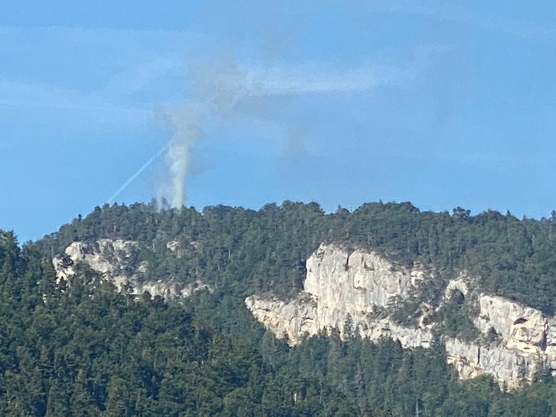 Le feu a pris sur les crêtes du Raimeux, du côté des Gorges de Moutier.