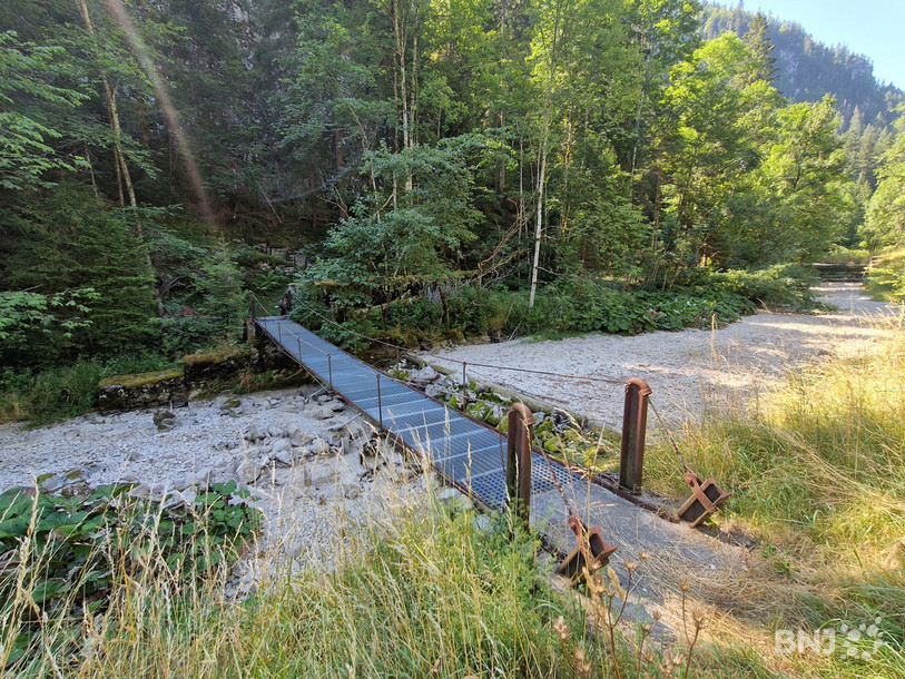 En amont du village du même nom, le Buttes est presque complètement asséché. La situation est tendue depuis fin juin.