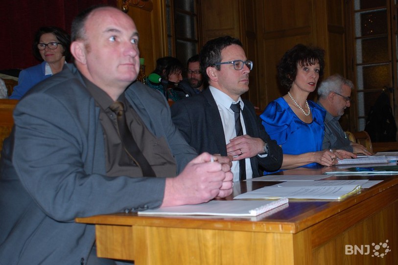 Les membres du Conseil communal de La Chaux-de-Fonds n'étaient que quatre mardi soir face au législatif.