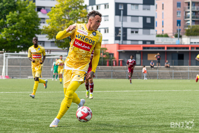 Le nouveau maillot n'a pas porté chance au FC La Chaux-de-Fonds de Jimmy Frossard (photo: Bertrand Pfaff)