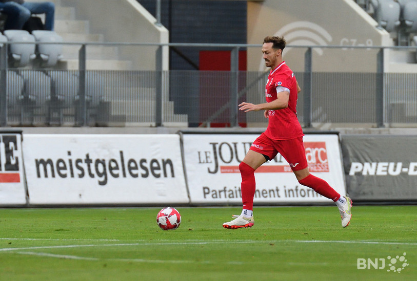 Le FC Bienne et son capitaine François Affolter se sont inclinés samedi à domicile. (Photo : Georges Henz)