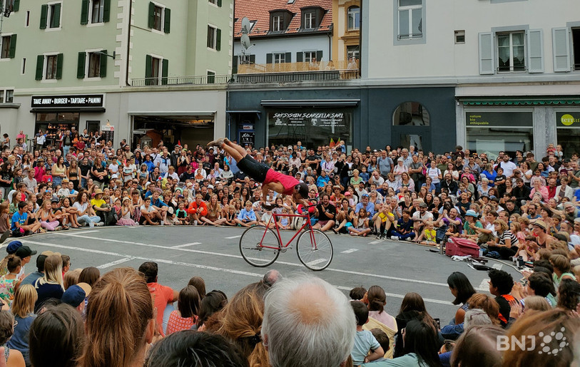Le public de la Plage des Six Pompes retrouvera les artistes de rues des le samedi 29 juillet 2023. (photo : archives)