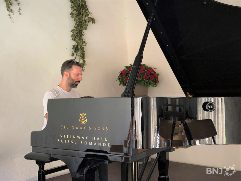 Le pianiste Vassilis Varvaresos interprétera notamment La Valse de Ravel, un morceau qu'il aime beaucoup.