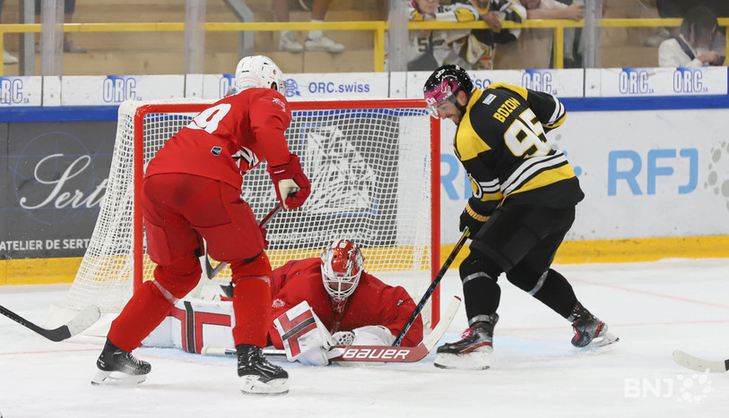 Kevin Bozon et les Ajoulots ne sont pas parvenus à tromper la vigilance d'Ivars Punnenovs. (Photo : Mauricette Schnider)