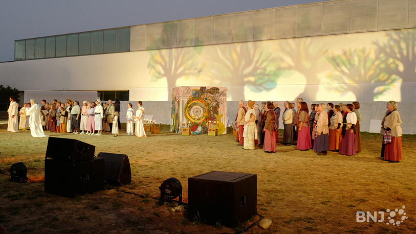 Lutins, druides, sorcières, romains ou populace, les comédiens sont nombreux sur la scène de « Moutier côté jardins » 