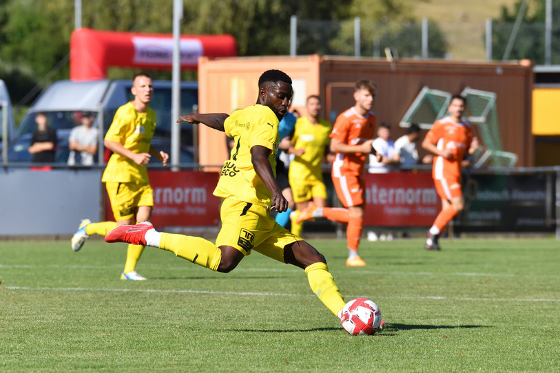 Fadel Niang et le FC Bassecourt ont gagné un bon point contre Black Stars. (Photo: Georges Henz)