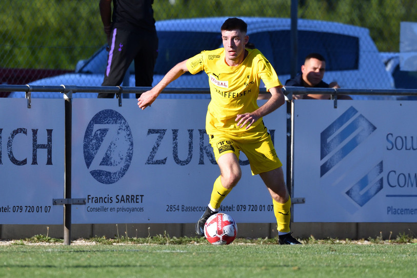 Kenzo Brêchet, buteur, et le FC Bassecourt décollent au classement avec cette première victoire. (Photo : Georges Henz)