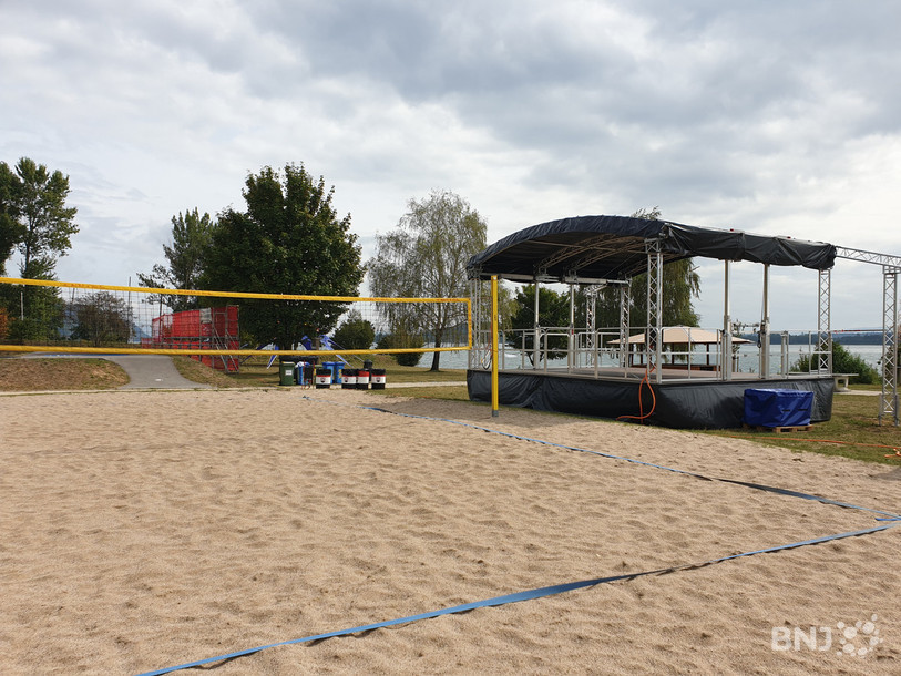 En plus des concerts, il sera possible de découvrir divers sports nautiques à la fête de St-Joux, tels que la voile et le kitesurf.