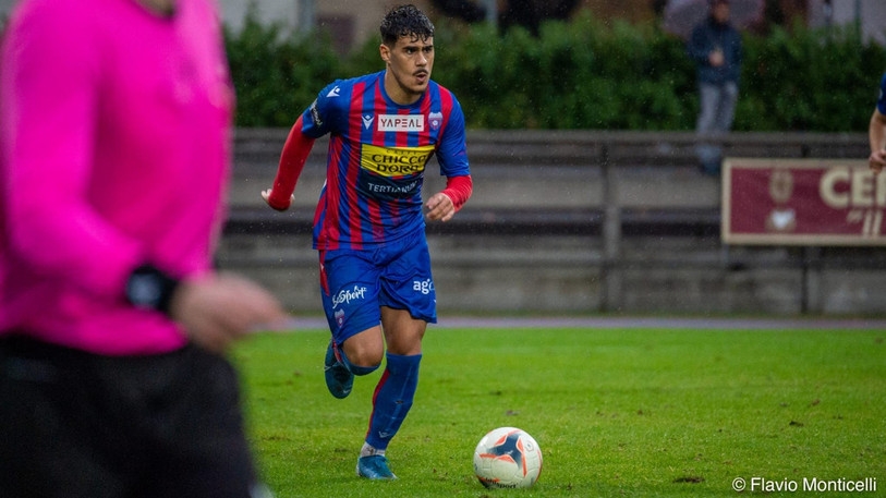 Pedro Teixeira passe de Chiasso au FC Bienne (photo: Flavio Monticelli)