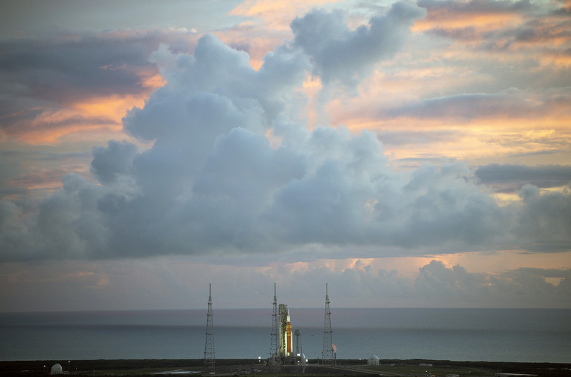 Le décollage initialement prévu pour lundi devra être reporté. (Photo : Joel Kowsky/NASA via AP).