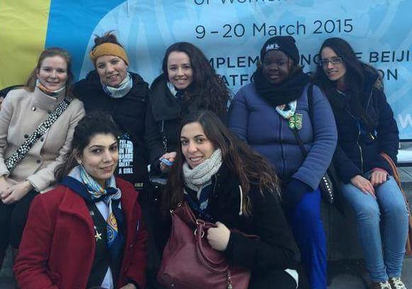 Camille Borer, devant à droite, avec les autres membres de la délégation de l'Association mondiale des guides et éclaireuses à New-York.