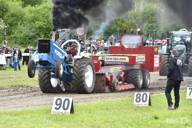 Le Tracteur pulling est en sursis dans le Jura (photo: archive Georges Henz).