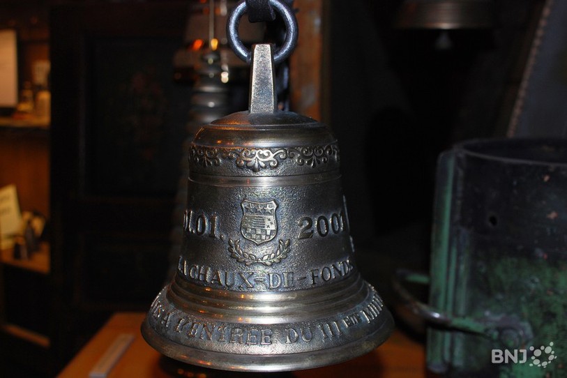 La cloche du Millénaire de la Ville de La Chaux-de-Fonds fait partie des pièces présentées.