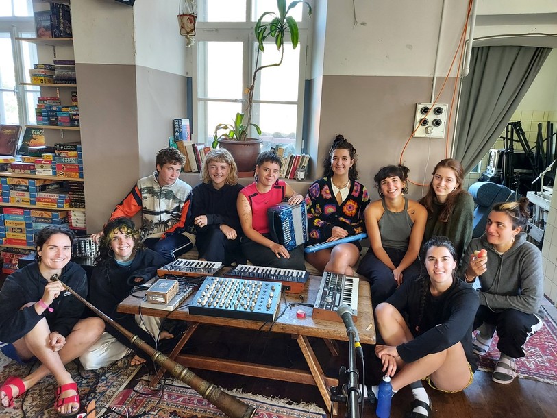 Une partie du collectif Jamjamchicasx s'est installée le temps d'une semaine à la Maison Matrice à Crémines.