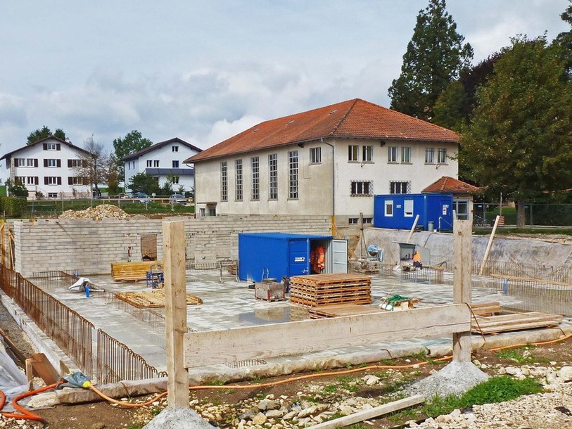 Le chantier de l'espace polyvalent des Bois est à l'arrêt (photo: site internet de la commune des Bois)