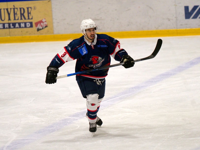 Quentin Schnegg a définitivement donné la victoire au HC Uni grâce à son doublé samedi face à Rarogne. (Photo : Pierre Boldt).
