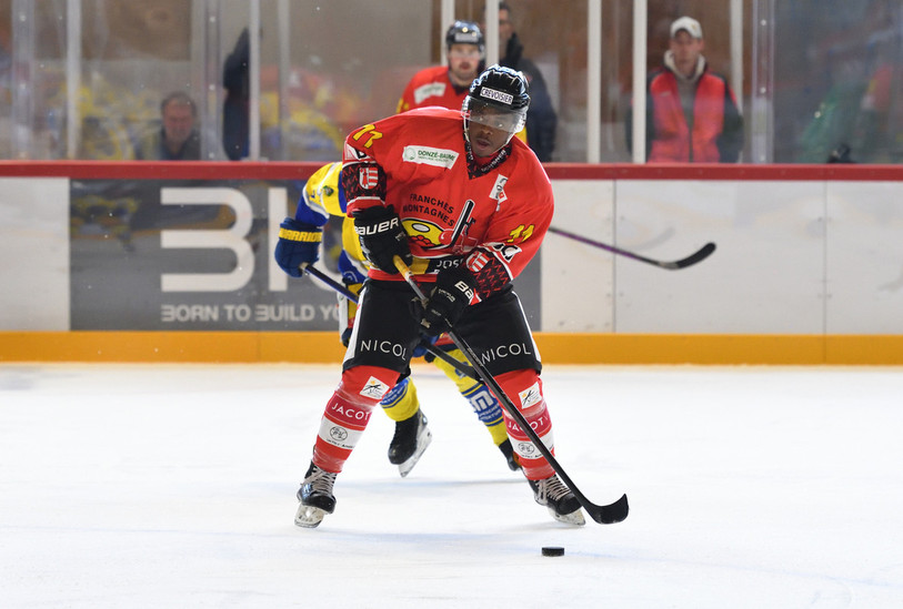 Auguste Impose a égalisé en début de dernier tiers pour le HC Franches-Montagnes. (Photo : Georges Henz).