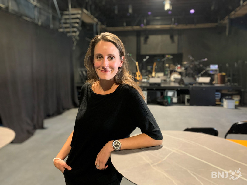 Ophée Del Coso, la directrice des lieux, se réjouit d’accueillir le public dans les nouveaux murs de La Grange