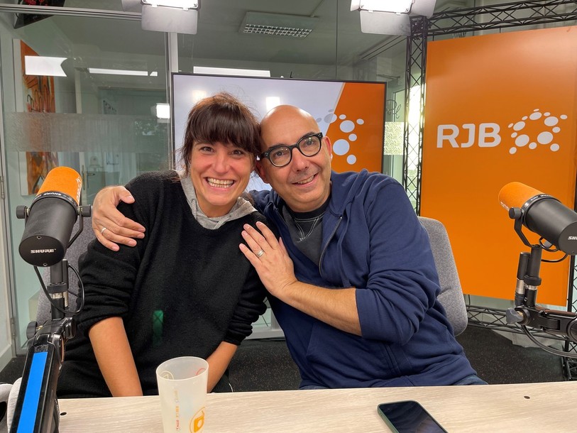 Salomé Corbo et Carlos Henriquez catcheurs impro québécoise et suisse.