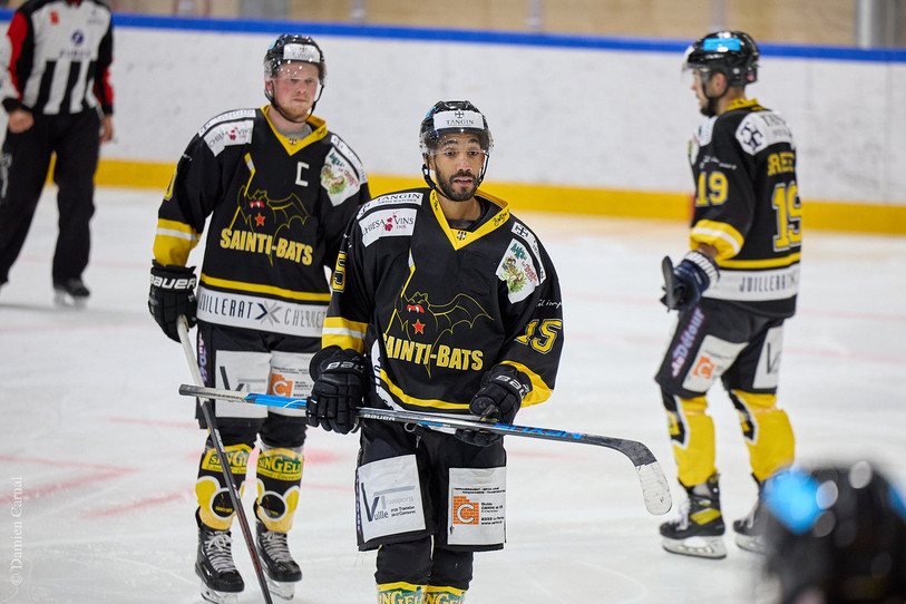 Loïc Pecaut et le HC St-Imier sont rentrés défaits du Valais. (photo archives : Damien Carnal).