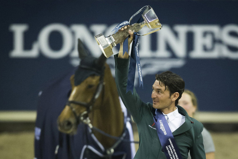 Steve Guerdat soulève le trophée du champion à Las Vegas