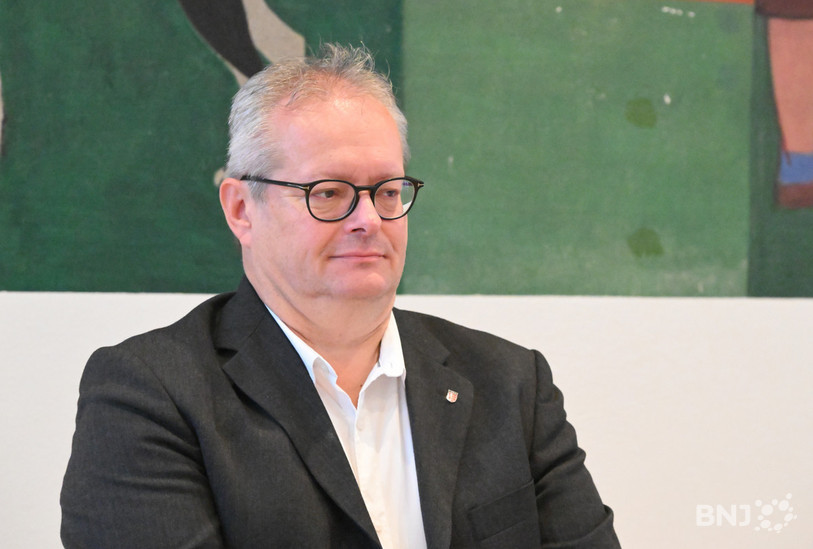 Raoul Jaeggi a été offusqué par les propos tenus par Jacques Gerber dans le 12h45 de la RTS vendredi et demande la démission immédiate du ministre. (Photo : archives).
