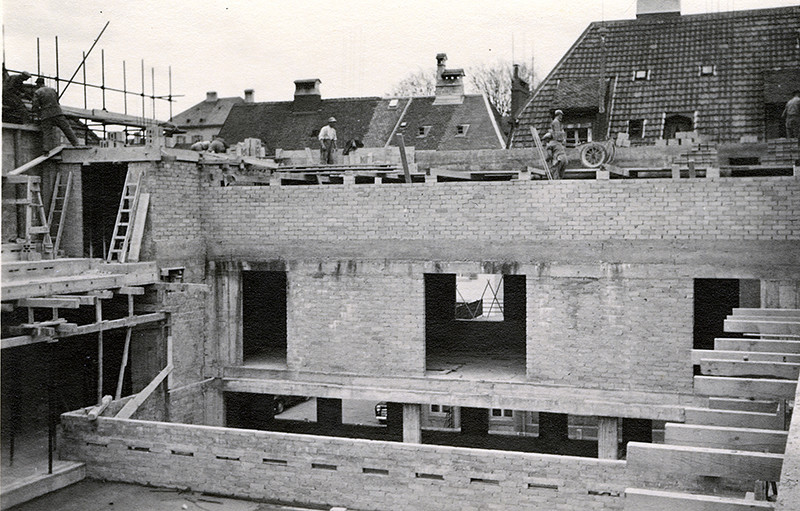 La Salle de musique, dont l'acoustique est reconnue mondialement, a été construite en 1955.