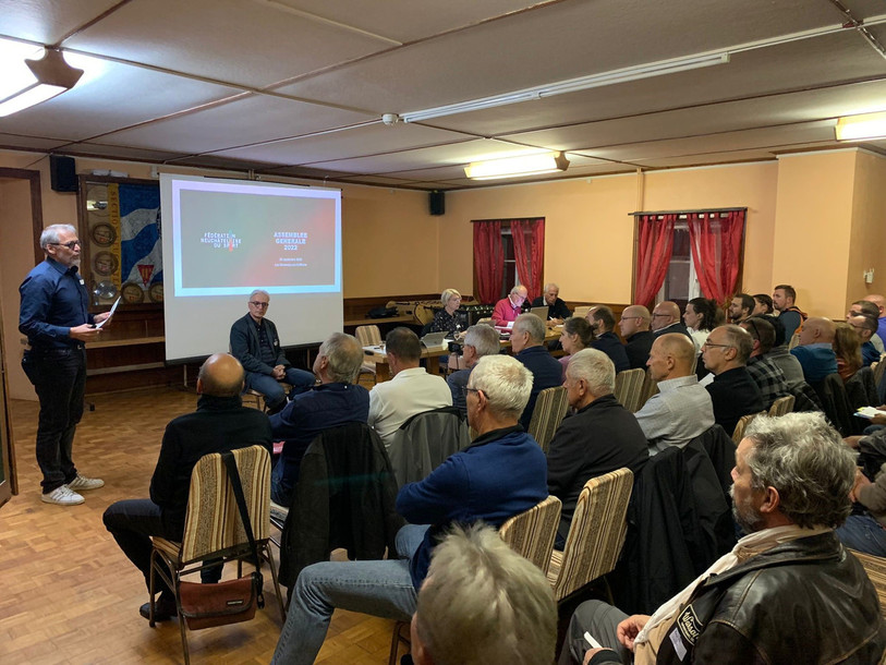 Sven Engel, à gauche, a été élu président de la FENESPO mercredi soir. Photo: FENESPO.