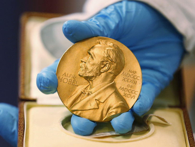 Après la médecine lundi, le bal des Prix Nobel se poursuit mardi et mercredi avec la physique et la chimie. (Photo : KEYSTONE/AP/Fernando Vergara)