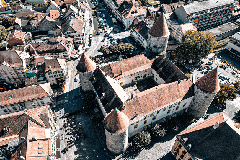 Le gris et le blanc gagneraient du terrain sur
les façades d'Yverdon-les-Bains. (Photo : archives)