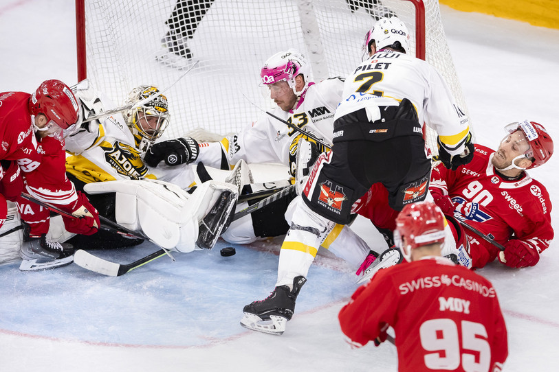 Le HC Ajoie a été au charbon contre Rapperswil (photo: KEYSTONE/MICHAEL BUHOLZER).