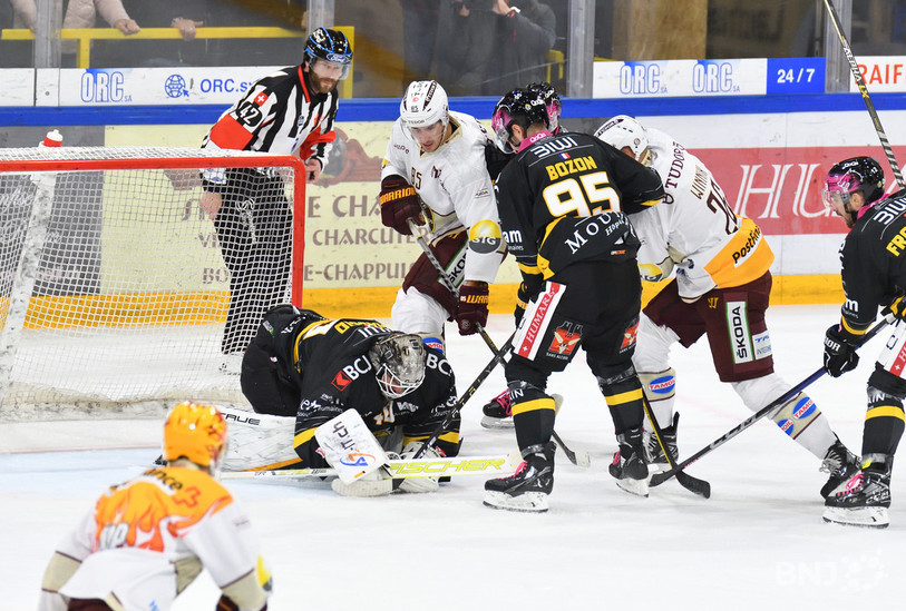 Le HC Ajoie du gardien Damiano Ciaccio a fait mieux que rivaliser avec Genève mais n'a pas été aidé par l'arbitrage ce samedi (photo : Georges Henz).