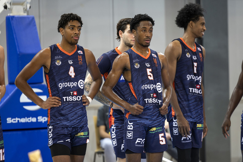 La déception des joueurs d'Union Neuchâtel qui n'ont toujours pas gagné en Swiss Basketball League (photo archives : KEYSTONE/Cyril Zingaro).